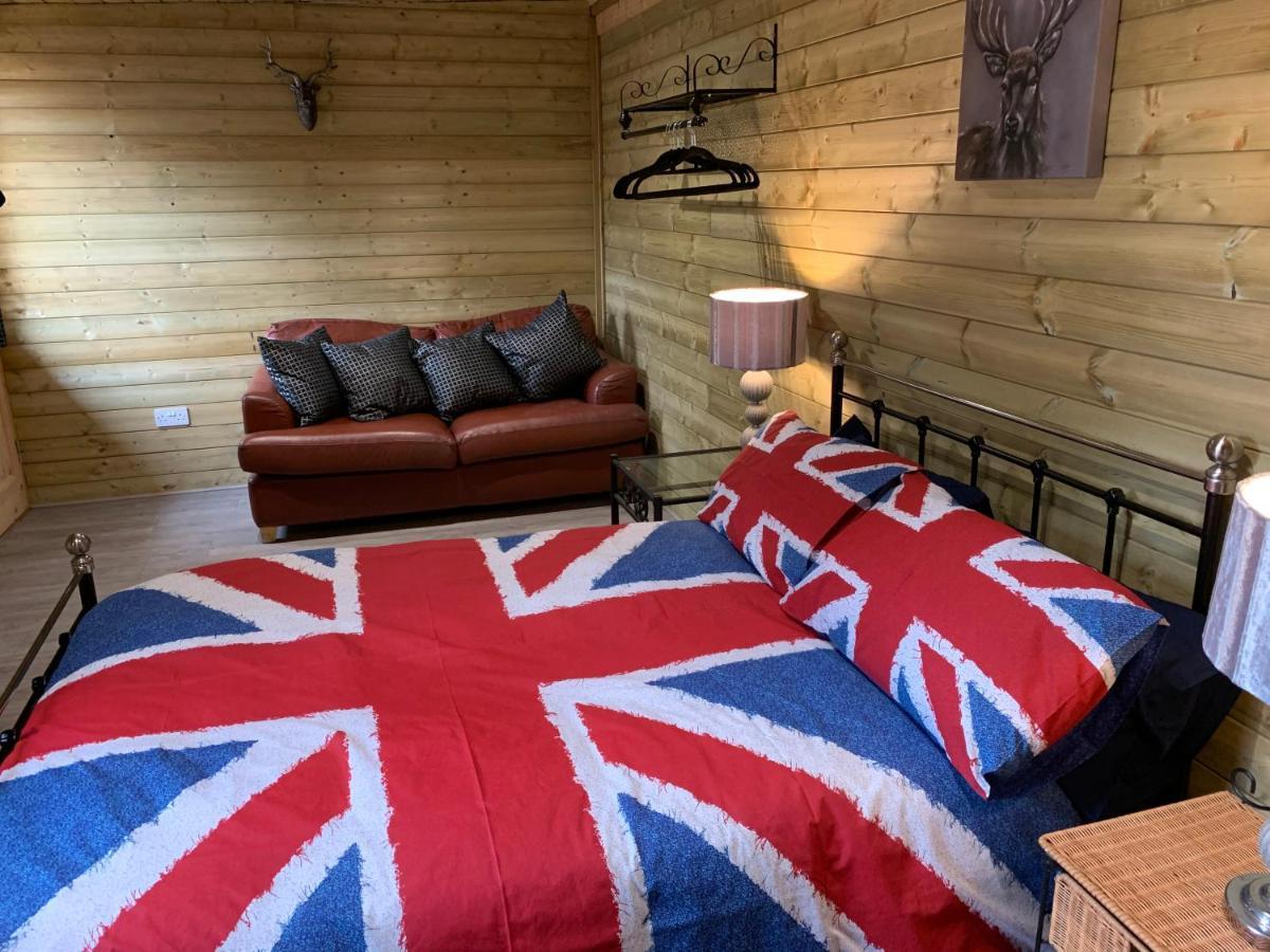 Bedrock Lodge Winterbourne Dış mekan fotoğraf