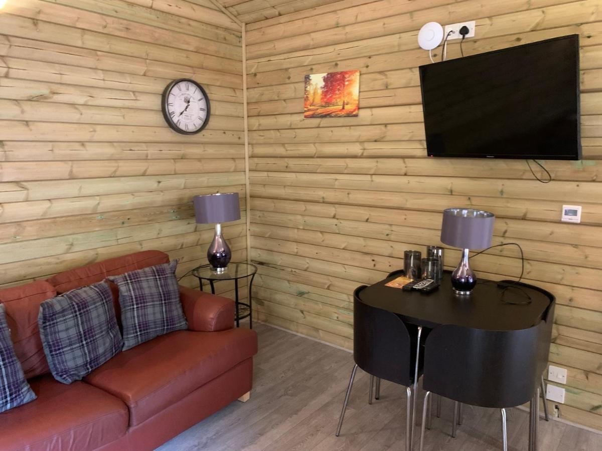 Bedrock Lodge Winterbourne Dış mekan fotoğraf