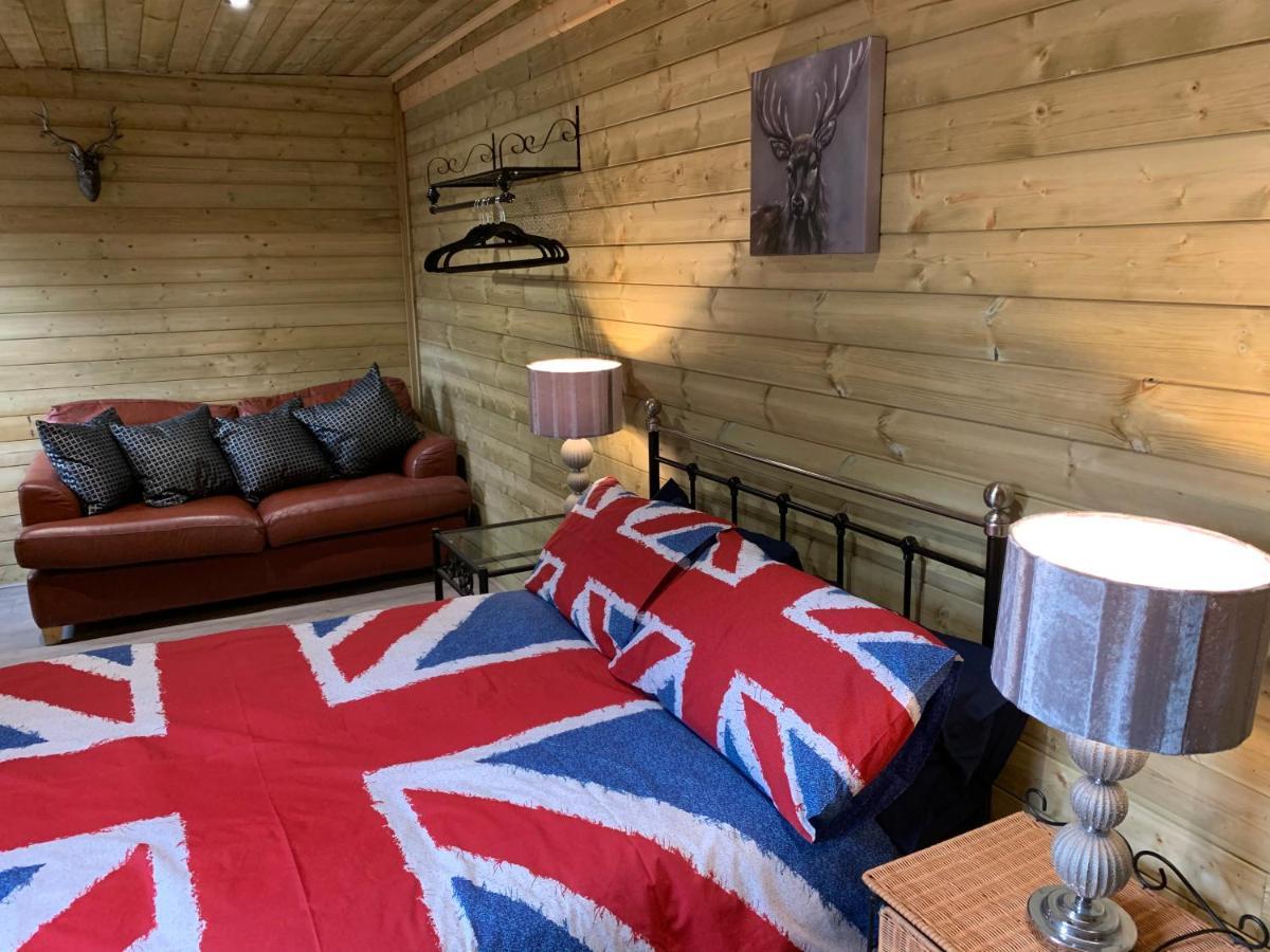 Bedrock Lodge Winterbourne Dış mekan fotoğraf