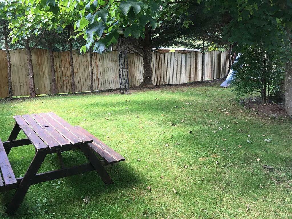 Bedrock Lodge Winterbourne Dış mekan fotoğraf